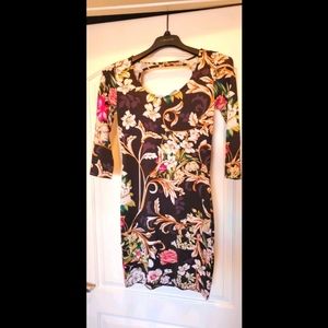 SOLD Vero Moda form fitting bodycon floral dress
